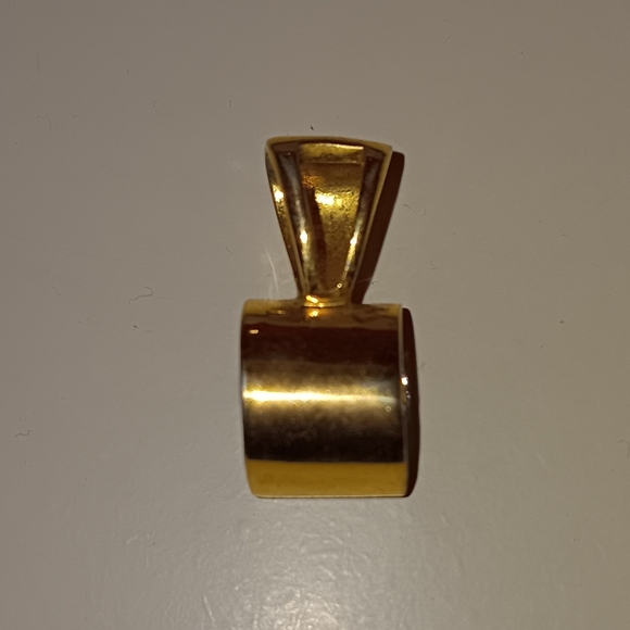 "Three carat" man-made diamond in gold tone setting BEAUTIFUL! - Picture 8 of 8